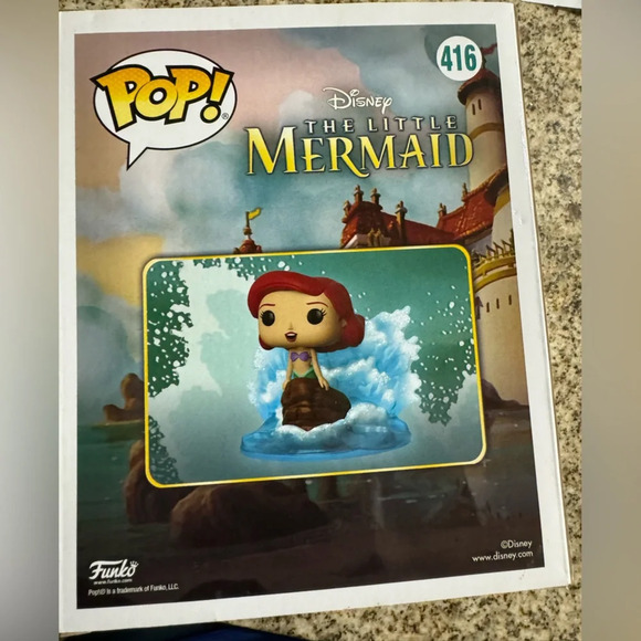 Funko POP! Disney: Movie Moment: The Little Mermaid: Finding Your Voice NWB - Picture 2 of 7
